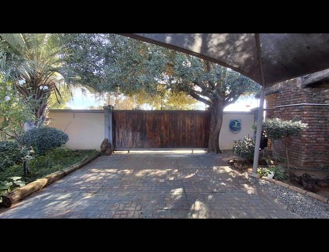 5 BEDROOM HOUSE FOR SALE IN MEYERHOF